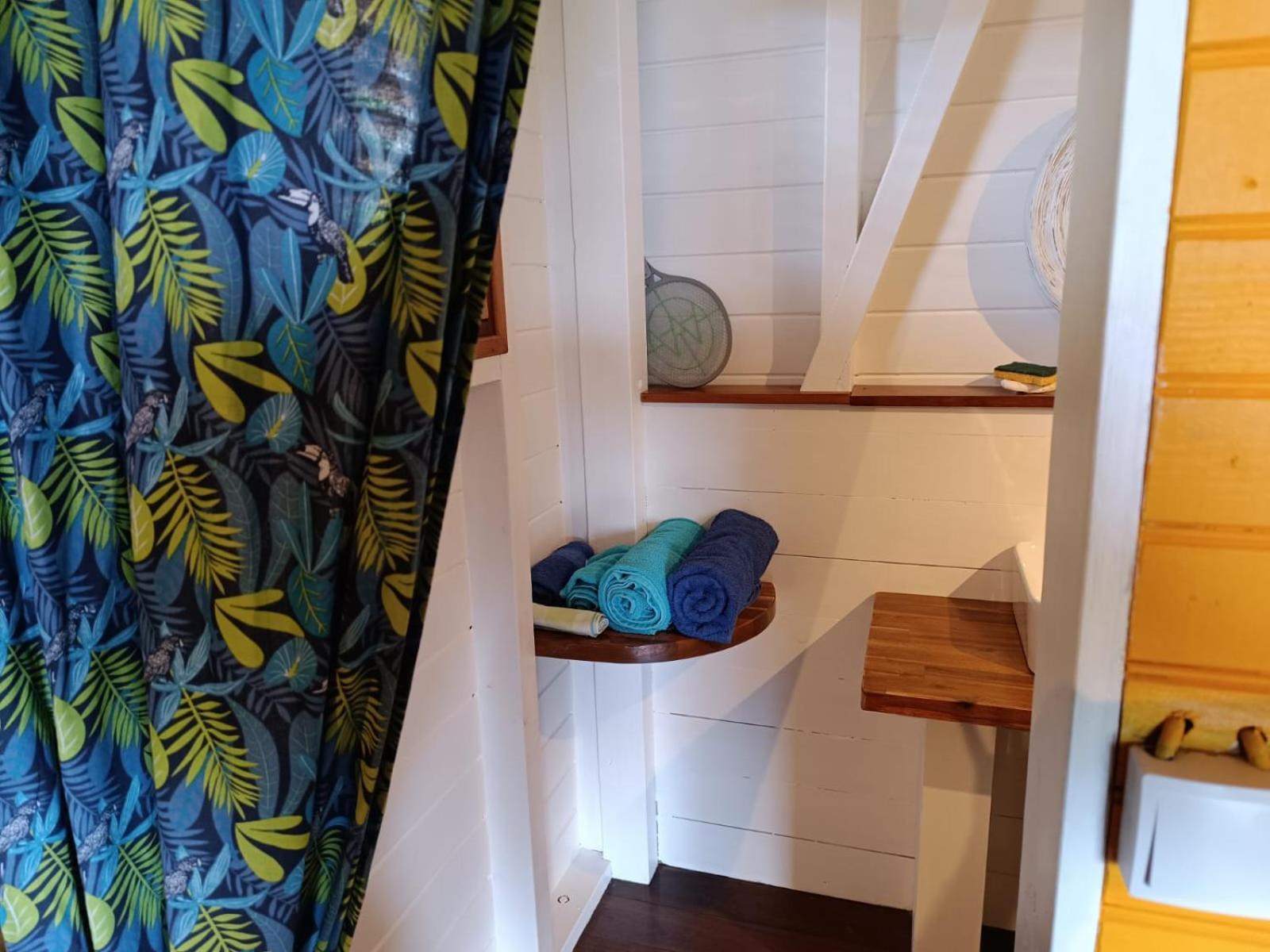 Ti Kaz Anoli Cottage En Bois Avec Vue Sur La Baie Terre-de-Bas Exterior foto
